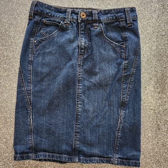 LEVIS SIGNATURE VINTAGE 90'S KNEE HIGH  DENIM SKIRT SIZE 4 - Picture 2 of 6